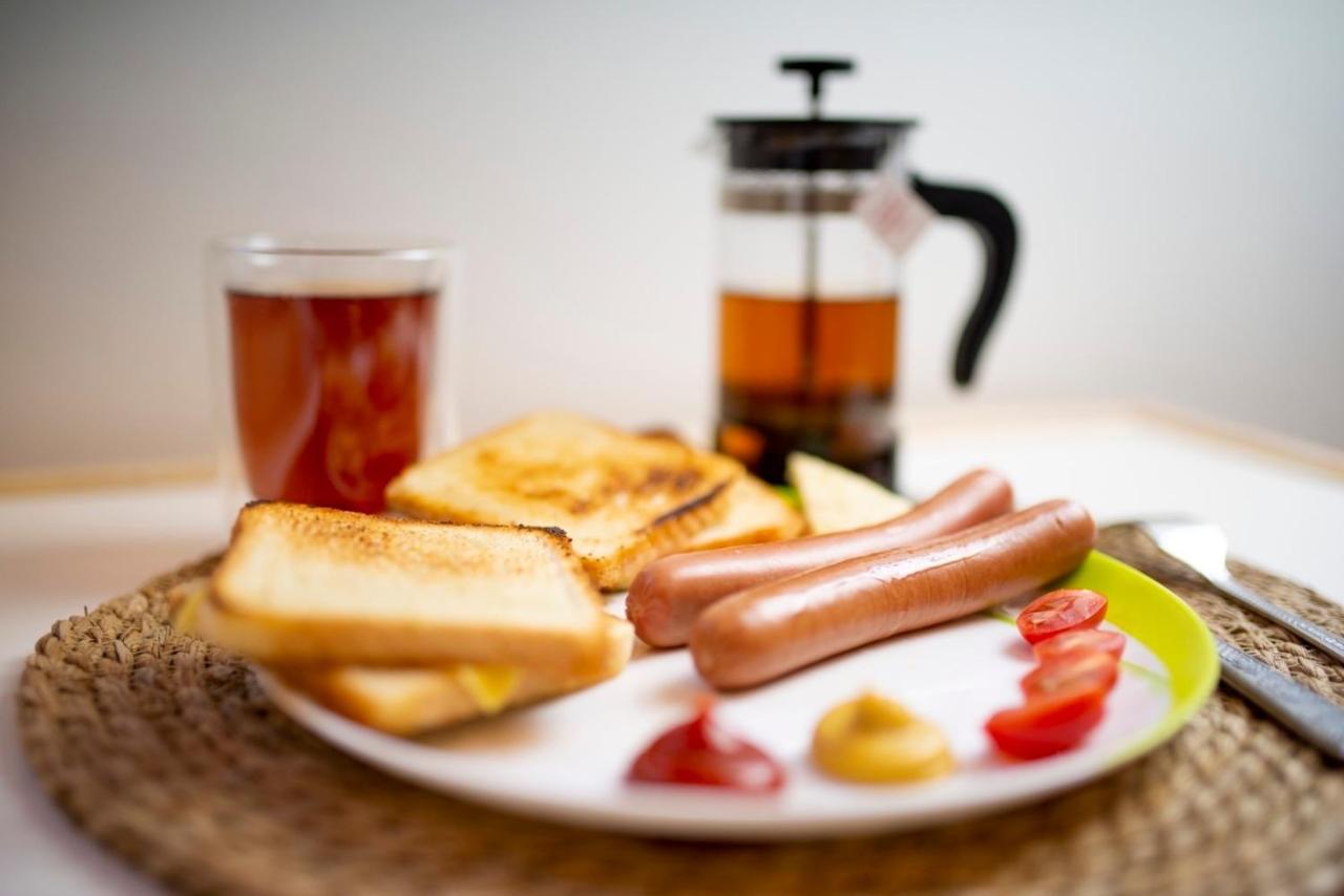Yellow Hostel - Free Breakfast - The Best Service In Katowice - Free Parking Екстер'єр фото