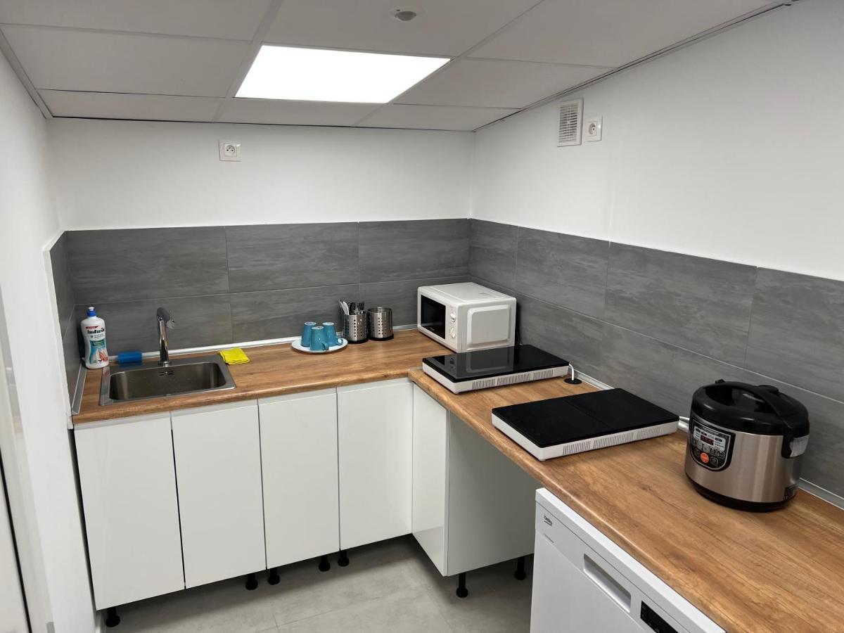 Yellow Hostel - Free Breakfast - The Best Service In Katowice - Free Parking Екстер'єр фото